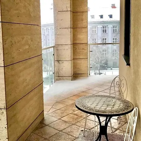 Rondo Verona - Free, Secure Parking For Guests *