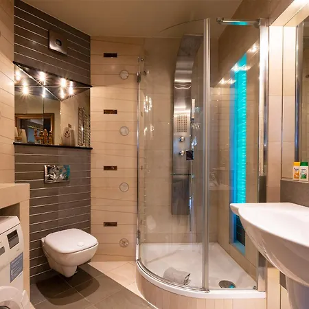 Rondo Verona - Free, Secure Parking For Guests Apartment Breslau