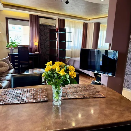 Rondo Verona Apartament,free Private Parking, Air Conditioning 公寓 *